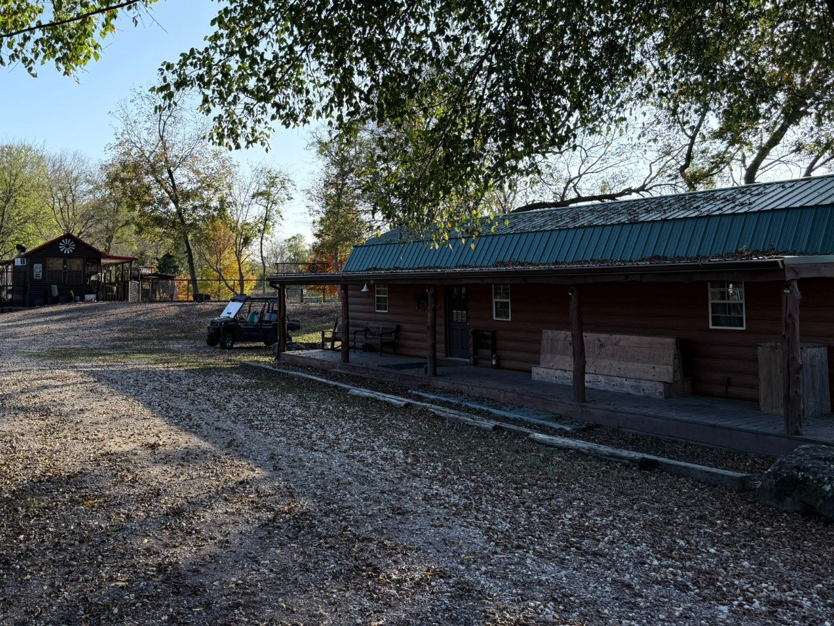 Cabins, Bunk Houses - Image 7