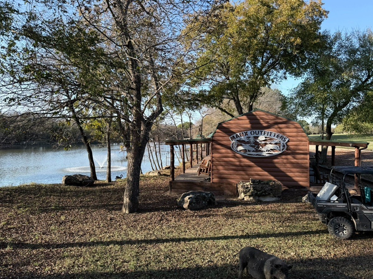 Cabins, Bunk Houses - Image 8