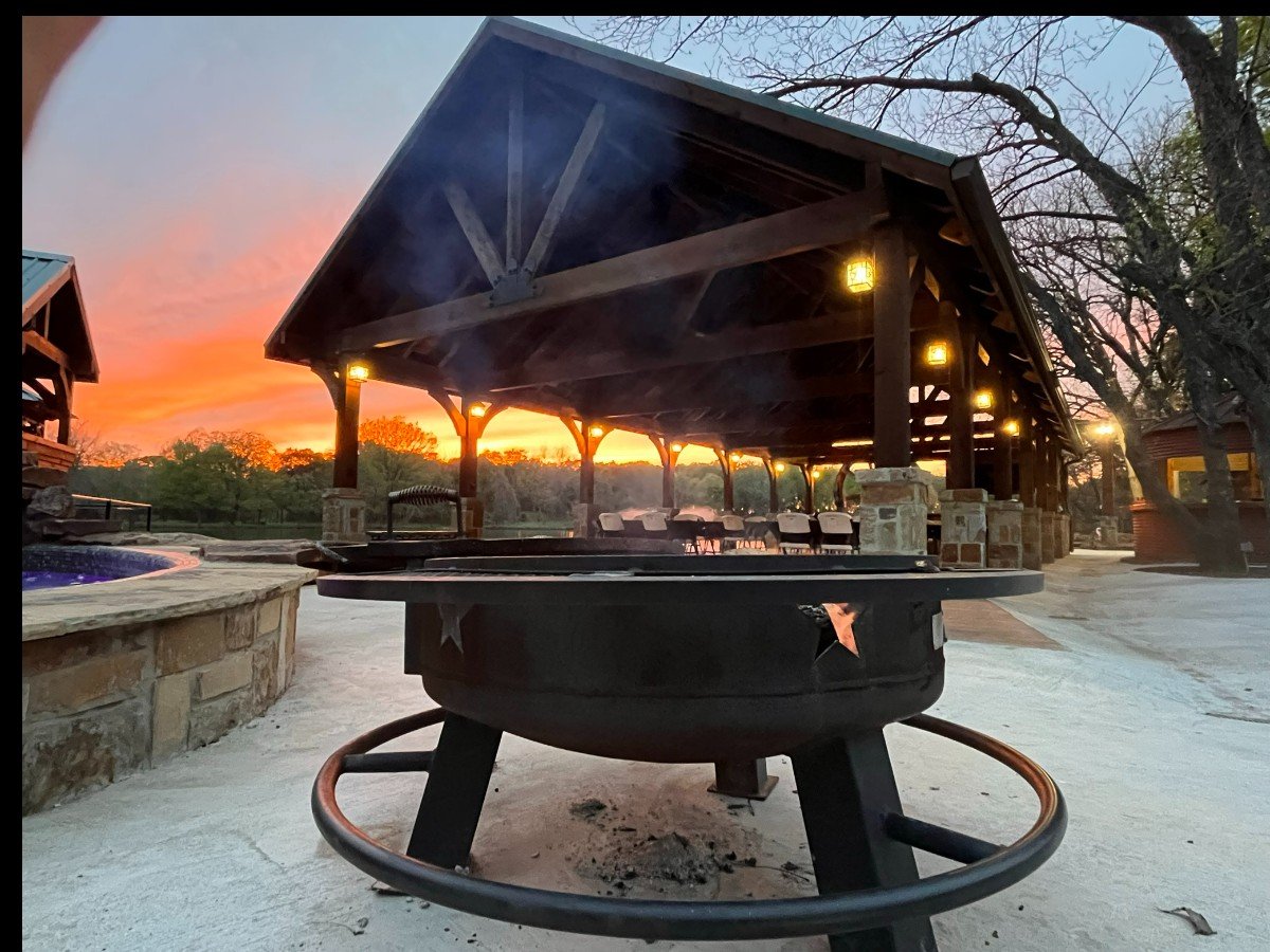 Cabins, Bunk Houses - Image 11