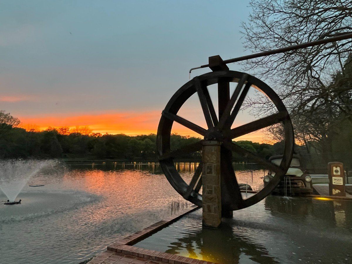 Cabins, Bunk Houses - Image 13